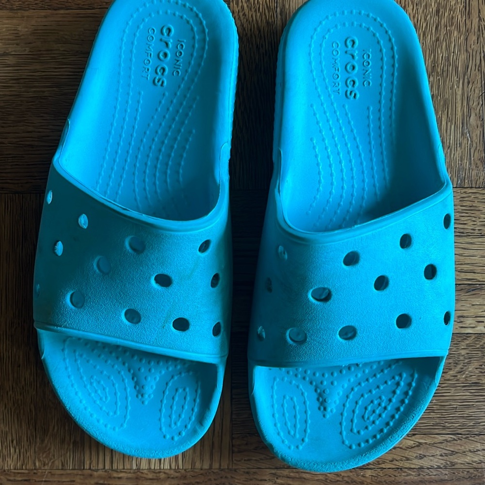 Girls slip on crocs size 1